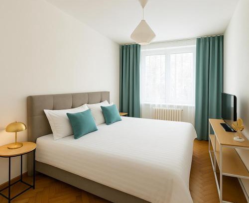 Banska Bystrica Apartment | Simcity 2 I 3BR in city center w free parking, 24 7 self check-in