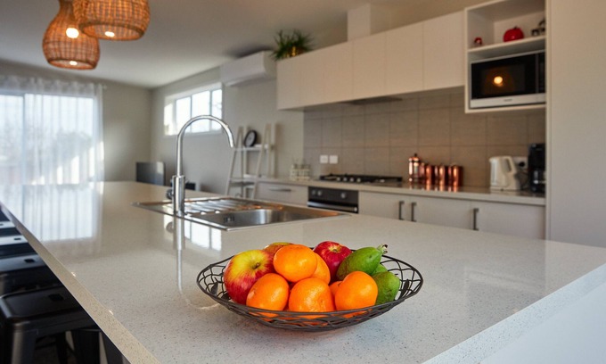 South Bay House | Simon's Place - Kaikoura Holiday Home