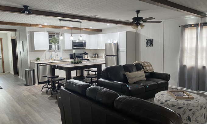 Saint Joe Cabin | Simply Buffalo sleeps 10, St Joe, AR- Float the middle beautiful Buffalo River