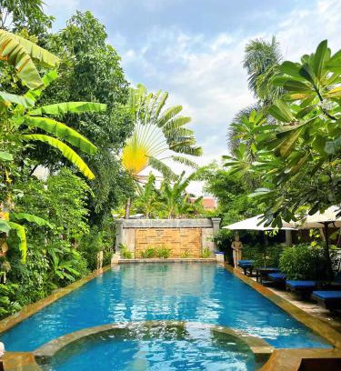 Sangkat Sla Kram Hotel | Sina's Pool Villa