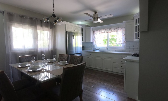 Antoneys Cay House | Single-Family Home With Gated Tropical Yard