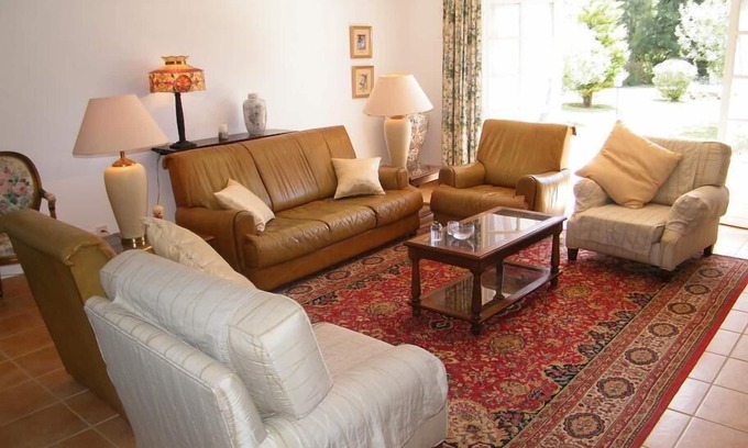 Monte Raposo Villa | Single floor villa swimming pool, WiFi, A/C, table tennis, large garden, 10pax