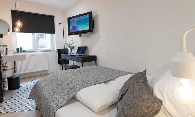 Obersulm Apartment | Single Room 5 - Gästehaus Lamm