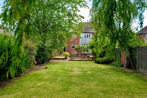 Barnt Green House | Single room in brand new 5 bedroom home BW Room 2