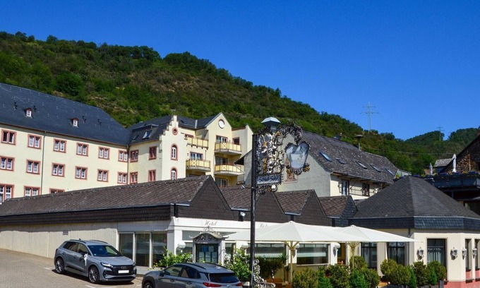 Karden House | Single room, shower or bath, WC, Superior - Schloss-Hotel Petry