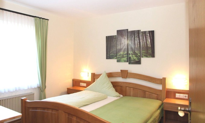 Saalhausen Apartment | Single room type B with WC and shower