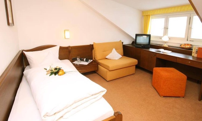 Hirschegg House | Single room with shower, WC "47" - Herzen`s Landhaus