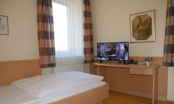 Gemarkung Oberdigisheim Apartment | Single room with toilet and shower