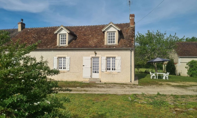 Migne Cottage | Single-story house in Berry with parking, linens and cleaning included