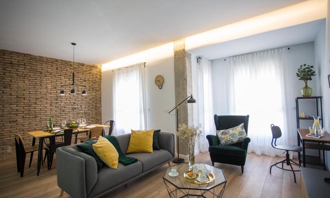 Arrancapins Apartment | SingularStays Sorolla
