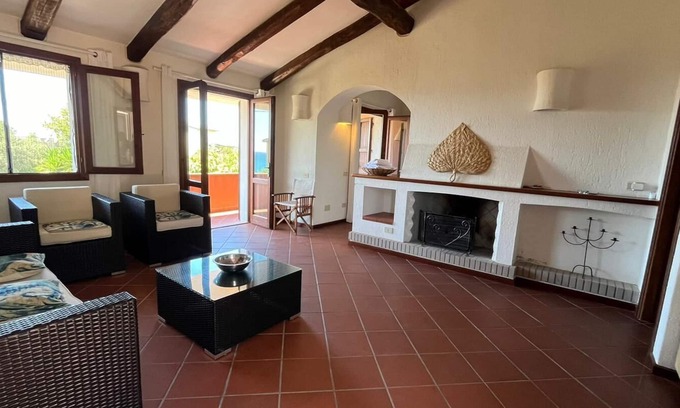 Torre del Pozzo House | Sinis - House with garden on the sea with beautiful sea view