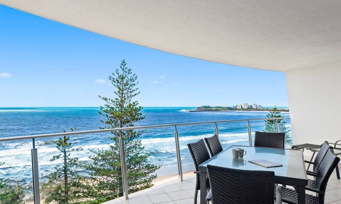 Mooloolaba Apartment | Sirocco 906 by G1 Holidays - Two Bedroom Beachfront Oceanview Apartment in Sirocco Resort