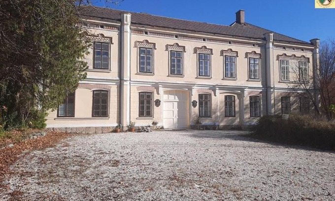 Reichenau an der Rax Apartment | Sisi-Schloss Rudolfsvilla - Sechser - 24 Gäste