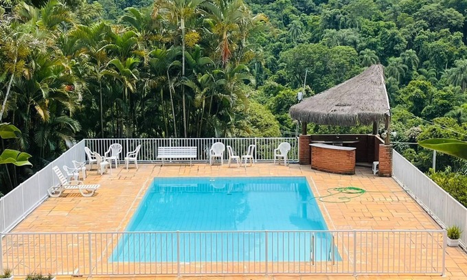 Cabreuva House | SITE LESS THAN 1KM FROM THE CENTER OF CABREÚVA.