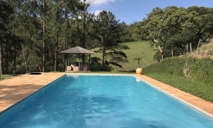 Cabreuva Cottage | Site with excellent infrastructure, paved access and leisure options.