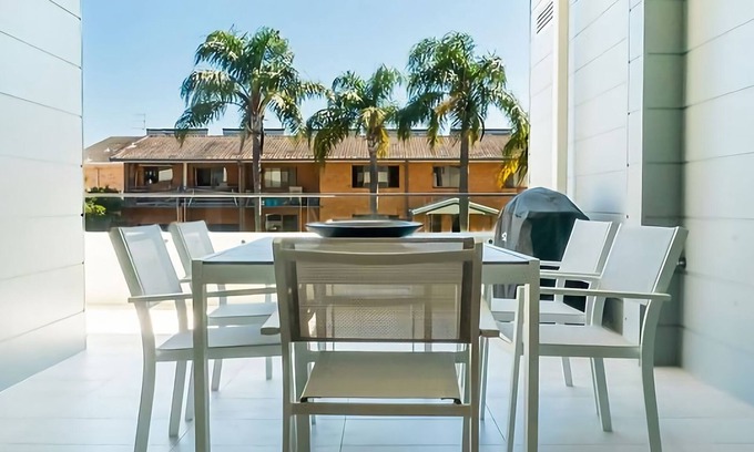 Sawtell Apartment | Situated above bustling First Avenue in Sawtell, this two bedroom apartment is a slice of luxury