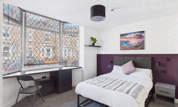 Stockton-on-Tees House | Six bedroom home with en suites