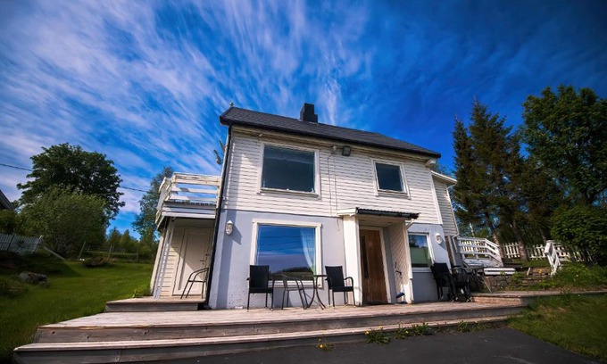 Tranoy Municipality Apartment | Sjølund house