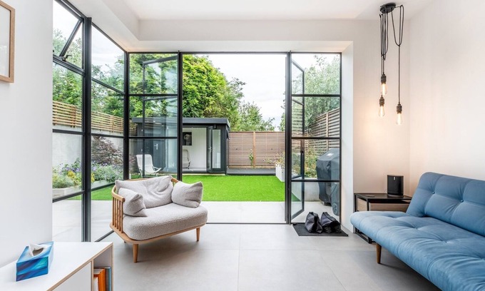 Twickenham Riverside House | Skandi chic Hideaway near river and transport | Pass the Keys