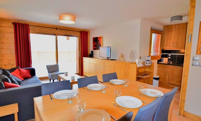 Saint-Martin-de-Belleville Apartment | Ski-In/Ski-Out Apartment with Terrace and Modern Amenities in St Martin de Belleville