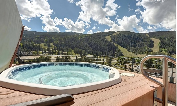 Mountain House Hotel | Ski Heaven! Two Pet-friendly Units, Breakfast Delights, Keystone Discoveries!