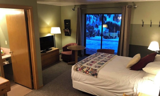Powder Mountain Cabin | Ski in/out room for 2-4 at Powder Mountain