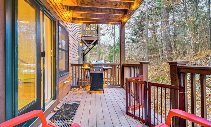 Bridgton Condo | Ski-In/Ski-Out Condo at Pleasant Mountain!