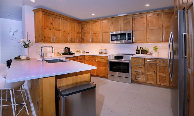 Crested Butte Condo | Ski In/Ski Out "WestWall Lodge" Luxury Mountain Accommodation A202