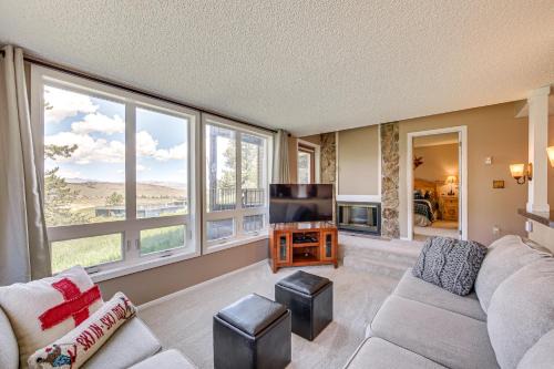 Silvercreek Apartment | Ski-InandOut Granby Ranch Condo with Balcony!