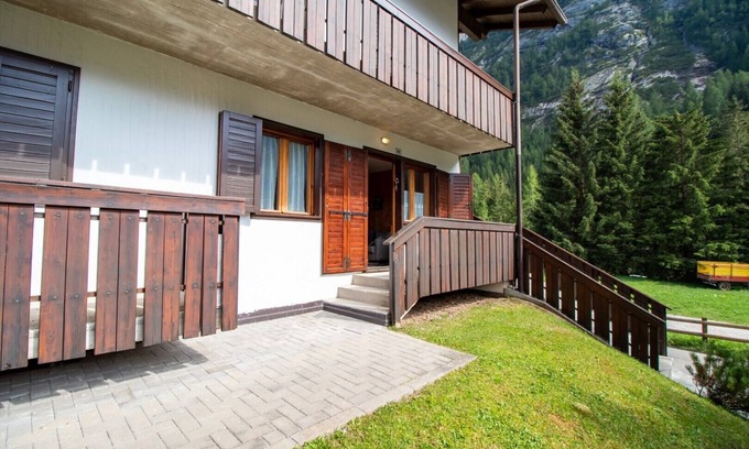 Penia Apartment | Ski Lifts Just Around the Corner