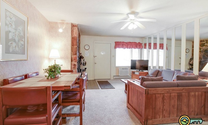 Mount Jackson Condo | Ski/MTB/Golf Condo (#116) - Slope side | Mountain & golf course views | Walk-in access!