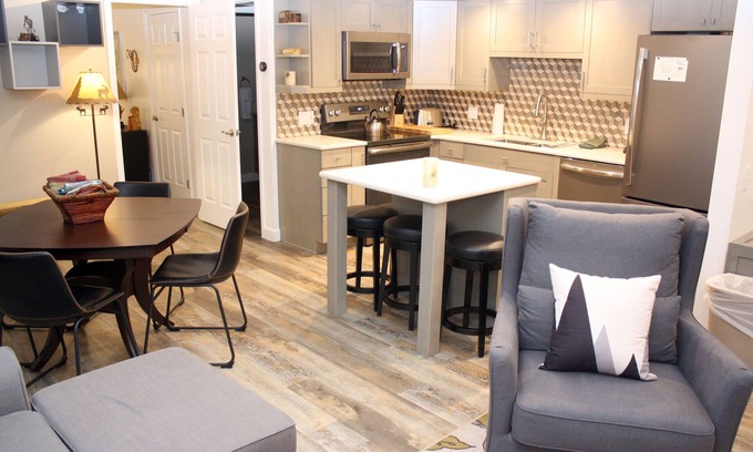 Warrior's Mark Condo | Ski & Racquet #103-C: Mountain Chic- 2 Blocks from Main Street- Free Shuttle