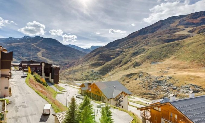 Les Bruyeres Apartment | Ski Soleil 1 - 1511 by Interhome