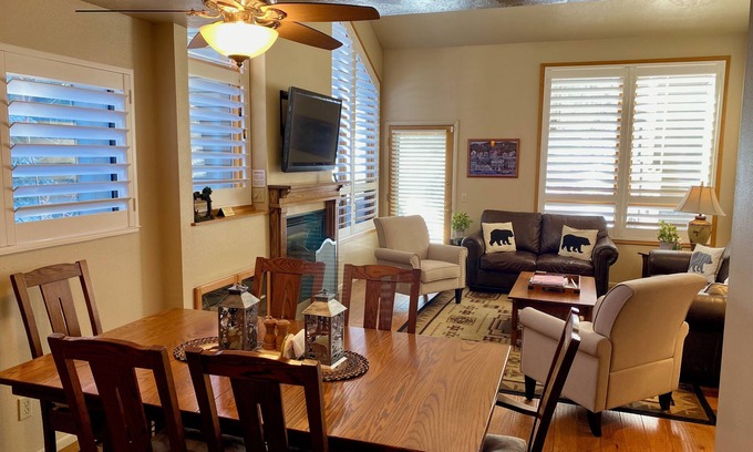 Park City House | Ski the Canyons Village! Majestic Mountain Views! Free door-to-ski shuttle!