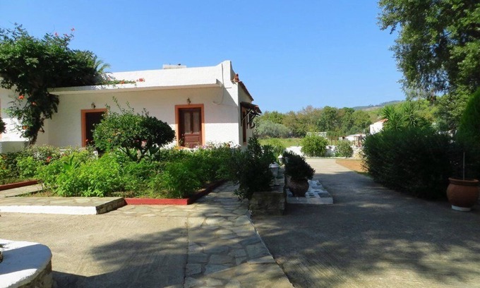 Troulos House | Skiathos Troulos Studios 500 Metres From the Beach Surrounded by Pine Trees