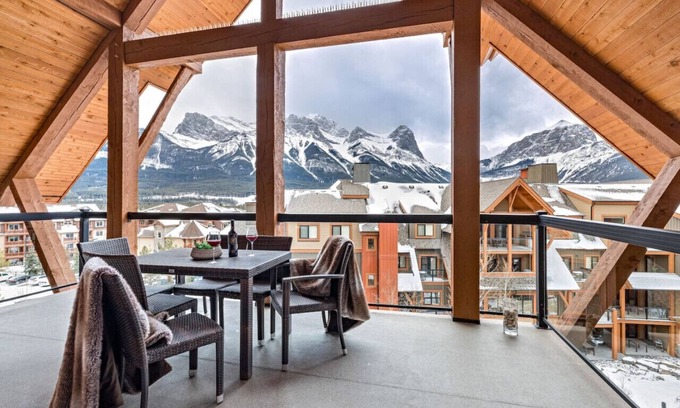 Canmore Condo | Skiers Respite Solar A Resort
