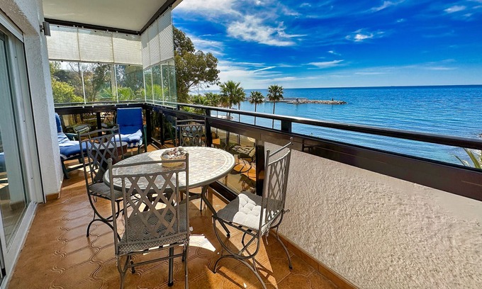 Marbella Seafront Promenade Apartment | Skol 317 - 2 bedroom, 2 bathroom Luxury Beachfront Apartment Marbella