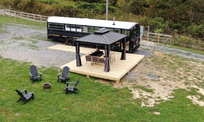 Elton House | Skoolie New River Gorge - Big Blue
