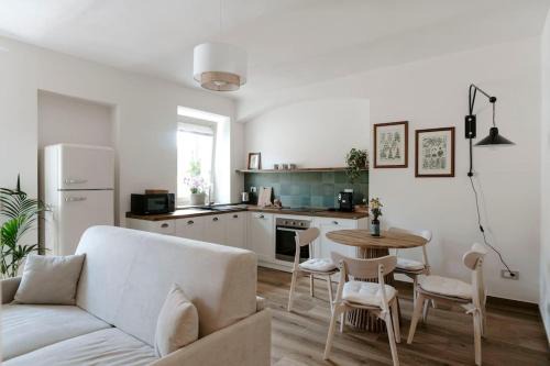La Morra Apartment | Sky and Vineyards - Nespolo -