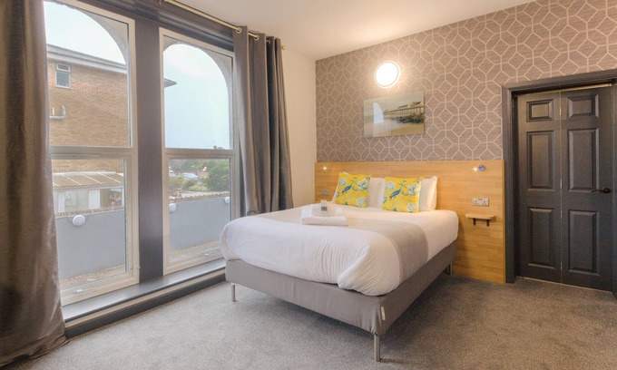 Great Yarmouth Apartment | Sky - Executive Studio