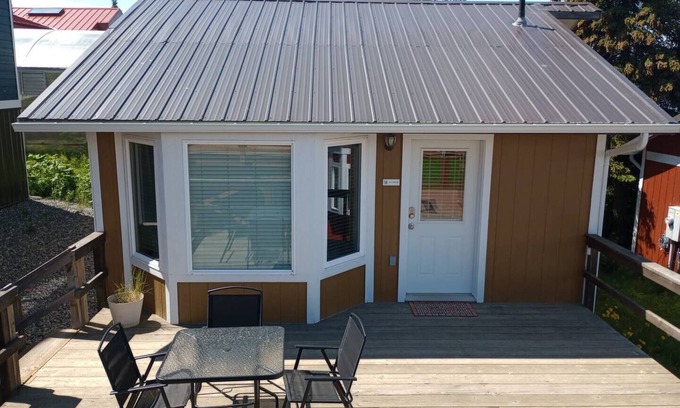 Homer Cabin | Sky Harbor Cabin - Homer Seaplane Base