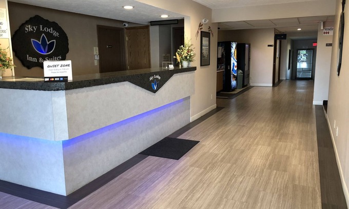 Delavan Hotel | Sky Lodge Inn & Suites