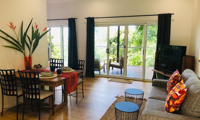 Rocky Point House | Sky: rainforest and ocean views with jacuzzi