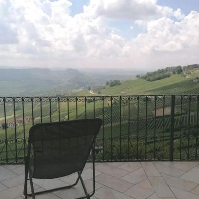 La Morra Apartment | Sky & Vineyards - Melograno -