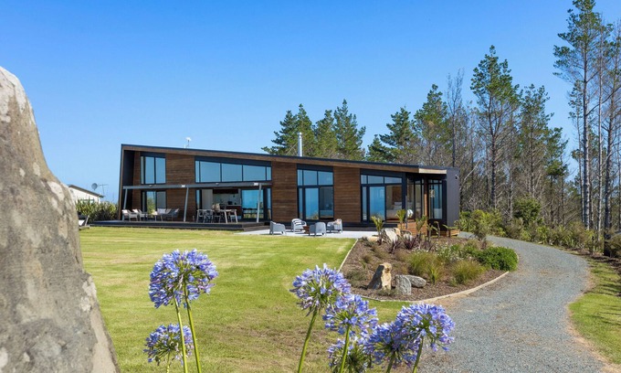 Pakiri House | Skyline Lodge - Leigh Coastal Paradise