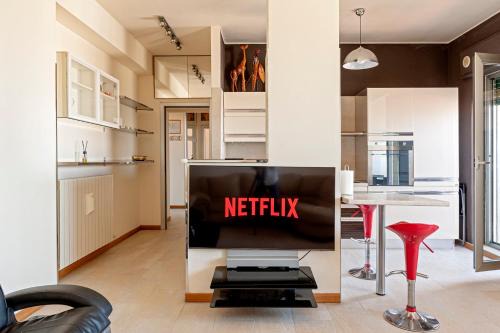 Livorno Apartment | Skyline Michelucci Attico Moderno con Vista