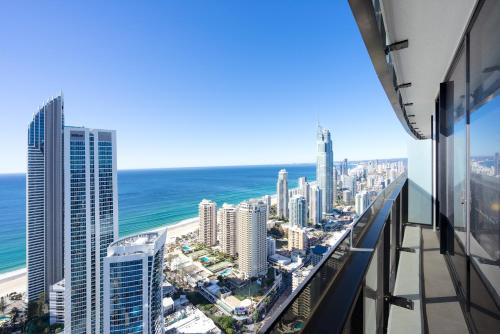 Surfers Paradise Apartment | Skyline Serenity 3-Bedroom