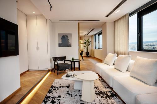 Thessaloniki Apartment | SkySuite42