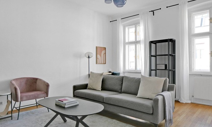 Grinzing Apartment | Sleek Döbling 1BR w/Elevator, near Spittelau & U6, by Blueground