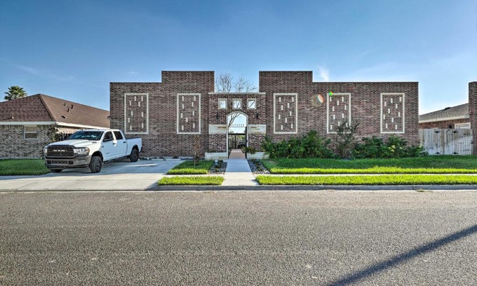 Edinburg Apartment | Sleek Edinburg Home Near Shopping and Hiking!